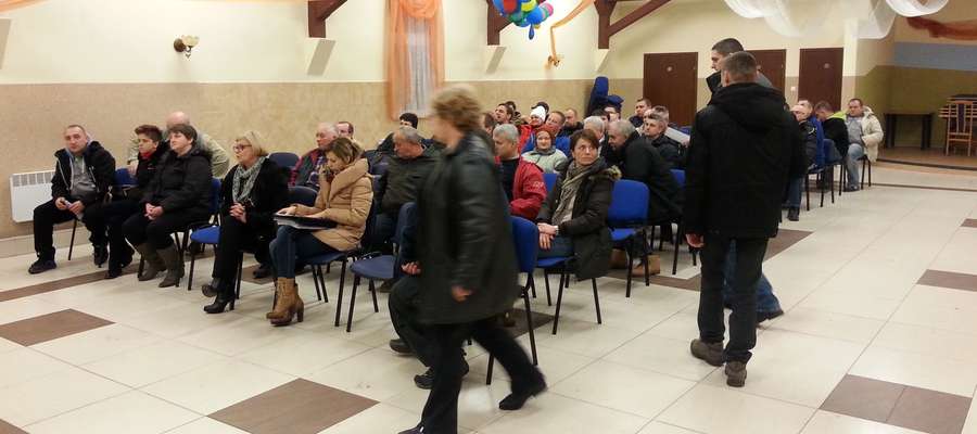W środę w świetlicy wiejskiej odbyło się zebranie, podczas którego władze gminy Iława oraz protestujący mieszkańcy spotkali się z inwestorem