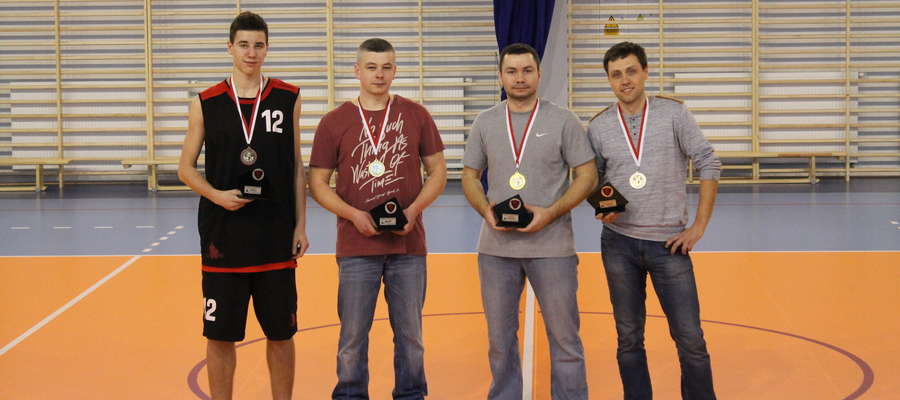 Najlepsi zawodnicy turnieju (od lewej): Maksymilian Cieślak, Piotr Piechlik, Karol Święconek, Jarosław Olejnik