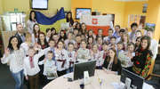 Młodzi Ukraińcy przywitali nas chlebem