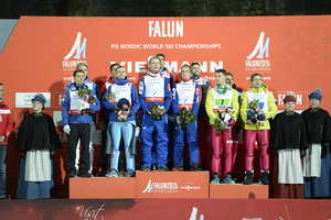 Polska drużyna skoczków narciarskich z brązowym medalem mistrzostw świata