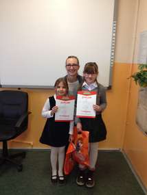 Uczennice klasy III Szkoły Podstawowej w Kruszewcu zdobyły I miejsce- Julia Syhłowyj i II miejsce- Małgorzata Taras
