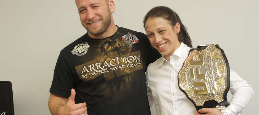 Szymon Bońkowski i Joanna Jędrzejczk. Poza tym w Arrachionie mistrzynię UFC trenuje Paweł Derlacz. 