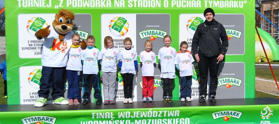 W kategorii dziewczęta U-8 zwyciężyła drużyna Małego Jezioraka trenowana przez Tomasza Szpadkiewicza