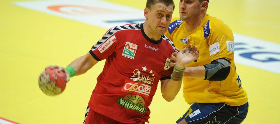 Daniel Żółtak jest wychowankiem Warmii, ale największe sukcesy odnosił z Vive Kielce (żółta koszulka).