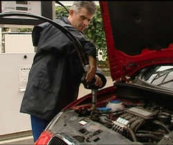 Auta na CNG - czy sprężony gaz jako paliwo opłaca się polskim kierowcom?