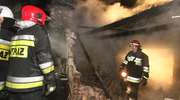 Nidziccy strażacy uratowali dziecko z płonącego budynku