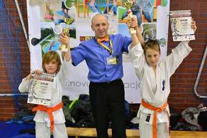 5 medali dla karateków