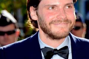 Captain America: Civil War - Daniel Brühl zagra czarny charakter