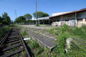 Elbląg Zdrój. Opuszczony dworzec straszy i szpeci okolicę