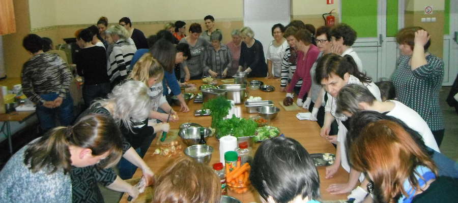 Warsztaty kulinarne w biskupieckim goku zgromadziły około 60 osób
