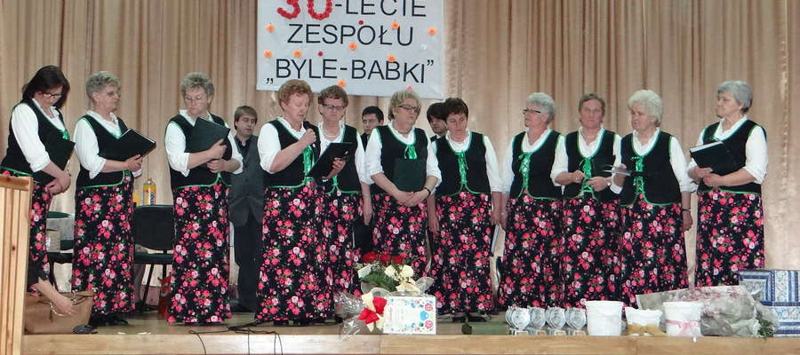 Zespół śpiewaczy Byle-Babki w dniu jubileuszu
