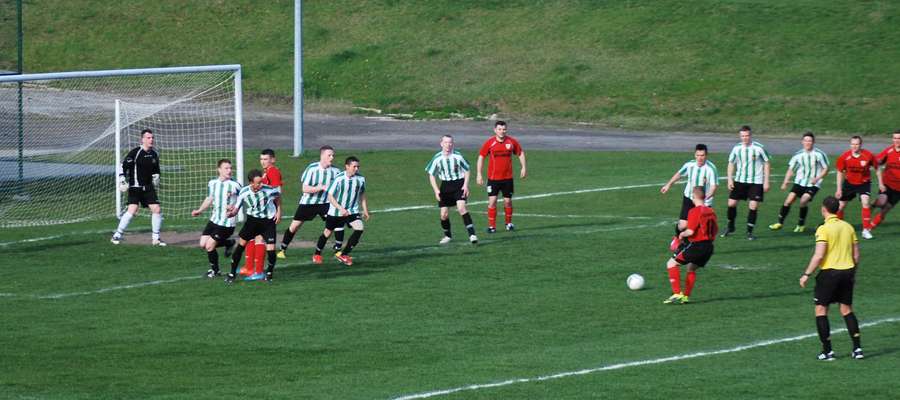 Olimpia Kisielice w ostatniej kolejce przegrała na swoim boisku z Ossą Biskupiec Pomorski 2:5