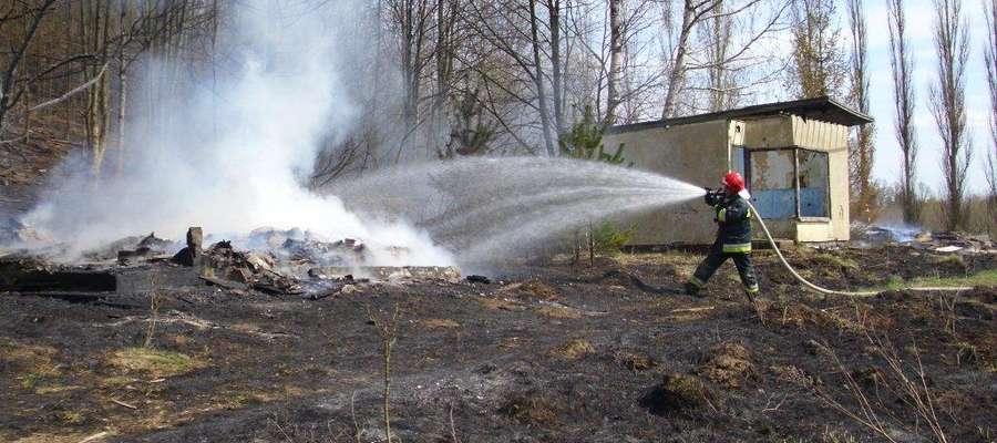 Aż 12 pożarów gasili w minionym strażacy w powiecie mrągowskim