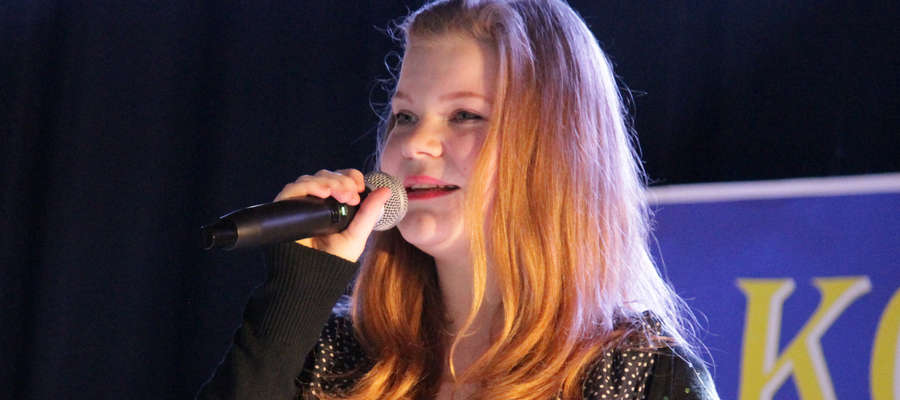 Emilia Szumska wyśpiewała II miejsce podczas konkursu Kocham Śpiewać Polskie Piosenki w Dobrym Mieście.