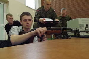 Zamkowe manewry wojskowe w ZST w Olecku