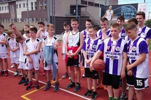 Zwycięstwa drużyn Zespołu Szkół nr 1 w Orlik Basketmanii