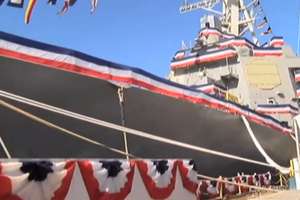 Chrzest nowego okrętu marynarki wojennej USA