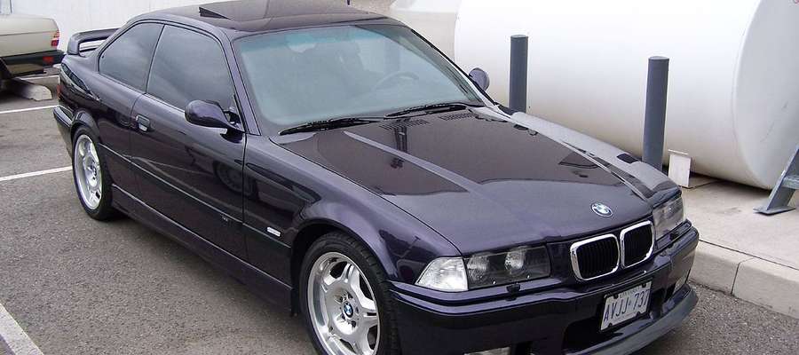 Potwór z lat 90. - BMW M3 