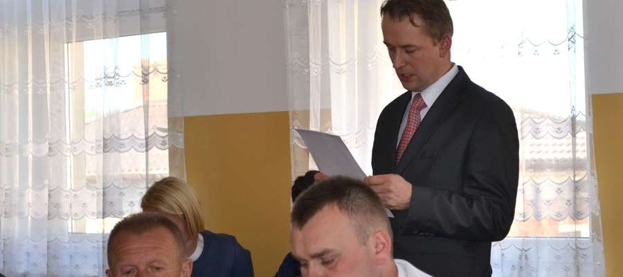 Rafał Kuciński przedstawił sprawozdanie komisji podczas ostatniej sesji