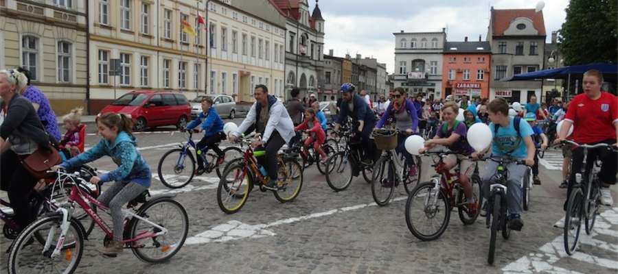 Aż 130 osób wyruszyło na rowerach z nowomiejskiego rynku 