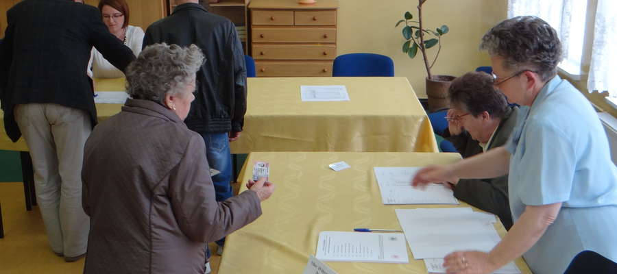 Lokal wyborczy w nowomiejskim gimnazjum
