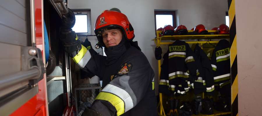 Starszy ogniomistrz Adam Kołowszyc, strażak z Komendy Powiatowej Państwowej Straży Pożarnej w Węgorzewie