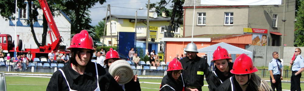 Archiwalne zdjęcie, przedstawiające ćwiczenie bojowe podczas zawodów w Nowym Mieście Lubawskim