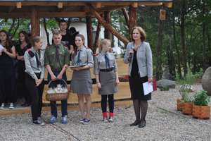 Uroczyste otwarcie Lapidarium Szkolnego przy Zespole Szkół w Rybnie