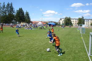 Młodzi piłkarze na Małych Mistrzostwach