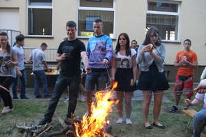 Pożegnalne ognisko przed wakacjami w Internacie ZS nr 6 w Ełku z okazji podsumowania II semestru