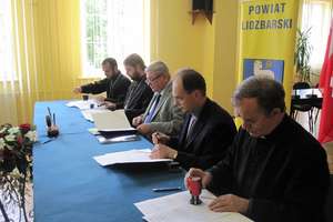 Podpisano umowy na dotacje dla kościołów