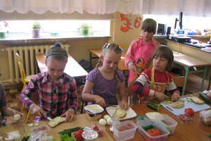 W szkole w Wojciechach uczyli się przyrządzać zdrowe kanapki