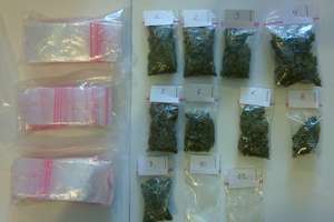 Policjanci znaleźli narkotyki u dwóch osób 