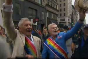 Ian McKellen i Derek Jacobi wzięli udział w paradzie równości 