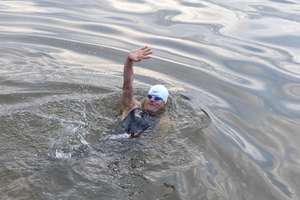 Jeziorak niepokonany. Pływak z Inowrocławia musiał zrezygnować po 11 km
