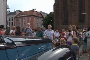 Gorzowski Stary Rynek zapełnił się zabytkowymi samochodami. Najstarszy wyprodukowano w 1927 r.