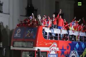 Viva Chile! Piłkarze świetowali z kibicami triumf w Copa America