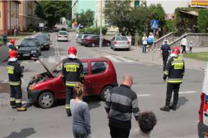 Zderzenie aut na skrzyżowaniu Olsztyńskiej i Sikorskiego