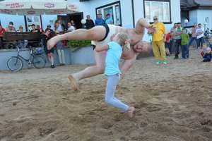 Pokaz sumo na plaży w Olecku