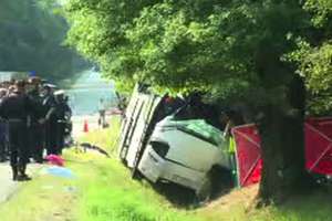 Autobus wjechał do rowu. Cztery osoby zginęły, ponad 20 jest rannych