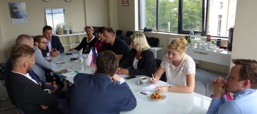 

— W kaliningradzkim biurze Warmińsko–Mazurskiej Specjalnej Strefy Ekonomicznej już kolejny raz biznesmeni z Warmii i Mazur spotkali się z rosyjskimi parterami