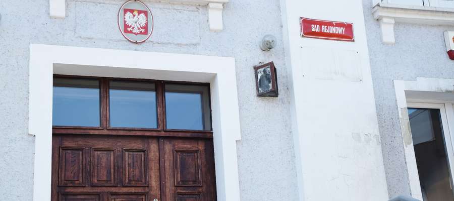 Z budynku zniknęła tabliczka informująca, że nasz sąd przez 2 lata był Wydziałem Zamiejscowym Sądu Rejonowego w Olsztynie