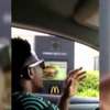 Śpiewająco zamawiał jedzenie w McDonald's. Stał się gwiazdą internetu