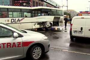 12 osób zostało rannych w wyniku zderzenia tramwaju z autobusem we Wrocławiu