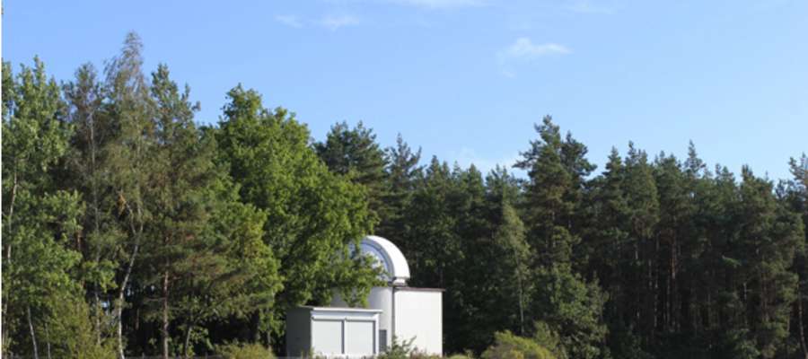 
Park Astronomiczny jest położony w miejscowości Ronin (na tzw. Górze Żurawiej), ok. 1,5 km na południe od Fromborka