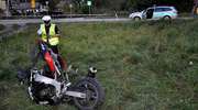 Gołdap: Motocyklista uderzył w słup trakcji elektrycznej