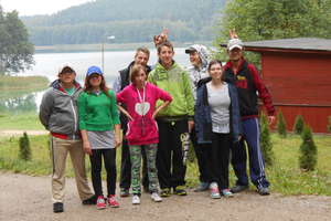 Aktywni sportowcy ze Specjalnego Osrodka Szkolno - Wychowawczego na biwaku nad jeziorem Symsar