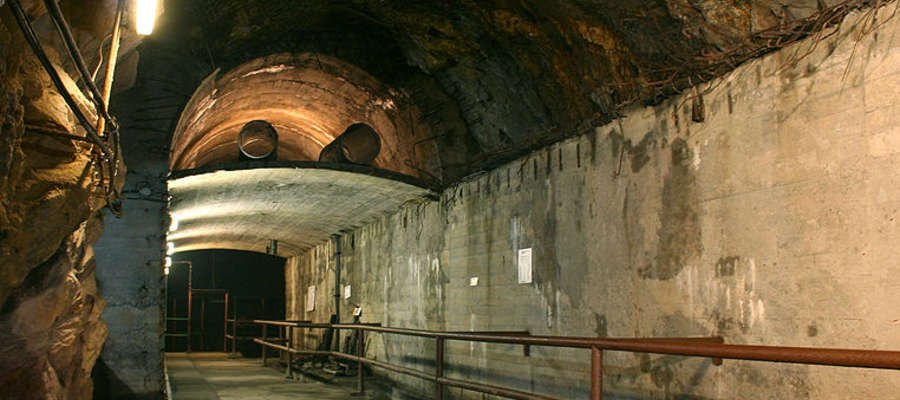 Kompleks Riese w Górach Sowich, Walim - Rzeczka, korytarz z widocznymi dwoma poziomami