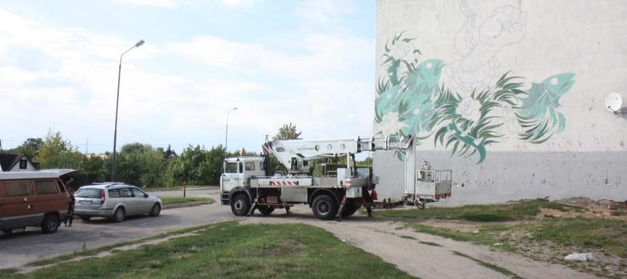 Pierwszy w mieście mural powstaje na budynku przy ulicy Wilanowskiej