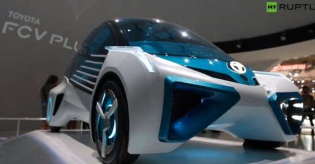 FCV Plus - napędzany wodorem futurystyczny koncept Toyoty - full image